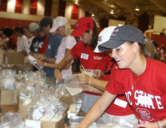 img_mission_stop-hunger-baggers.jpg